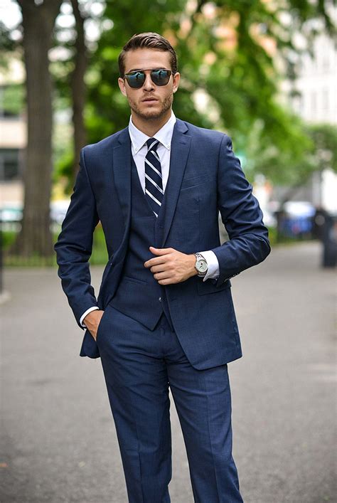 navy blue suit tie combination